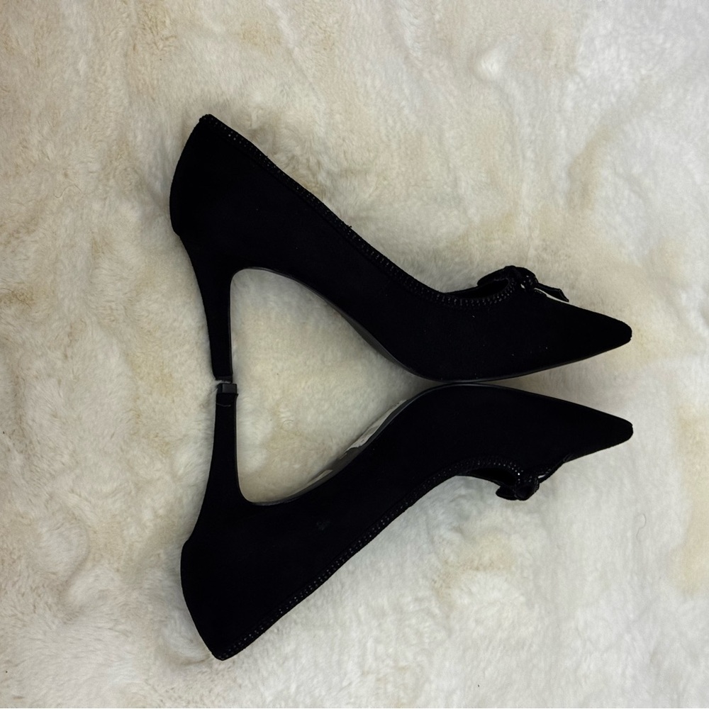 Brand new Le Chateau Black Women's Shoes with Black Rhinestone  and Bow Details